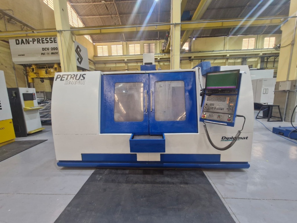 Centro de Usinagem CNC Petrus 50100R SE