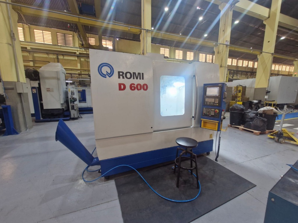 Centro de Usinagem CNC Romi D600